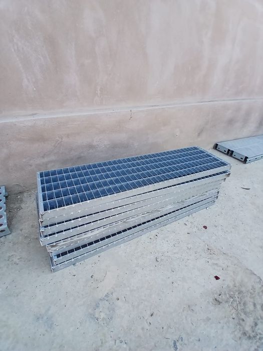 Vand trepte zincate