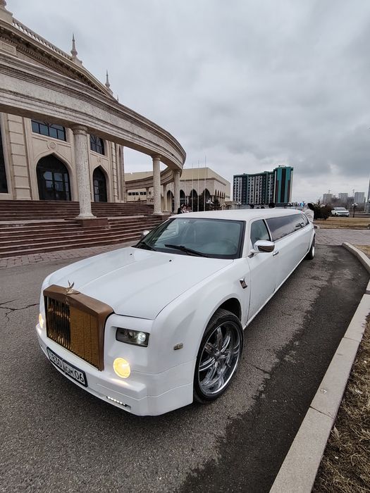 Крайслер 300с 2007.Лимузин в стиле Rolls Royce