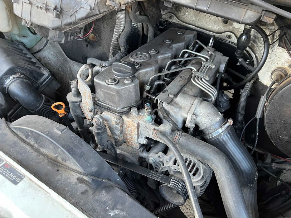 Dezmembrez PIESE Volkswagen LT 28,35,46 motor 2.8 TDI de MAN 131 cp ATA 2001 cu POMPA INJECTIE