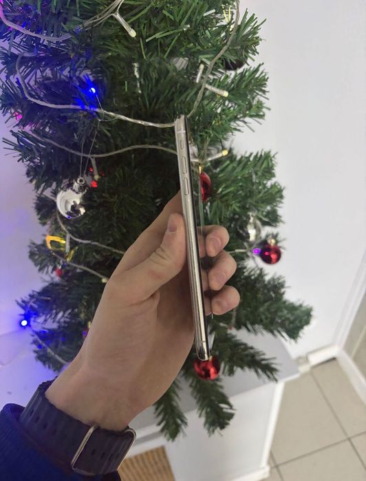 Айфон ХС 256 gb.