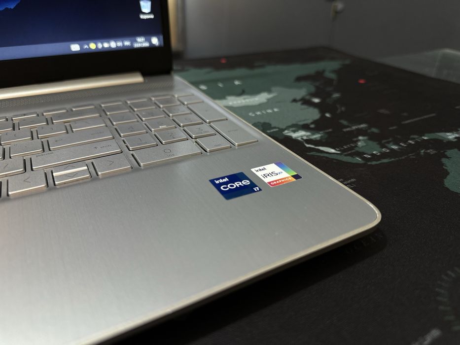 Офисный ноутбук HP intel core i7-1255U 8/512