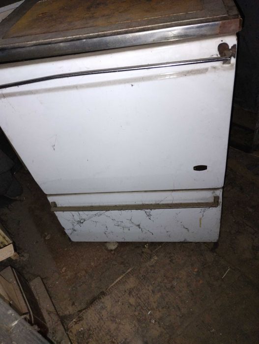 Soba de gatit cu cuptor pe motorina