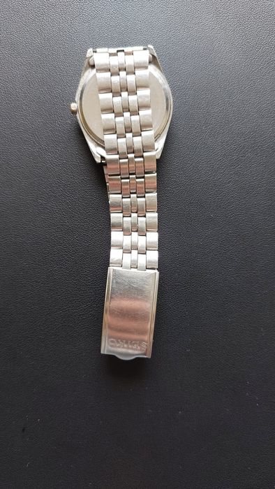Часовник Q&Q Quartz