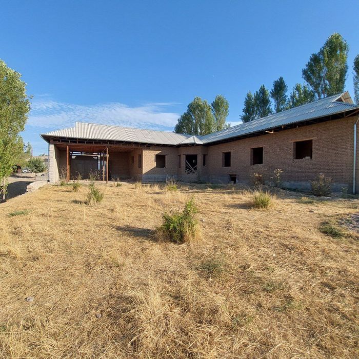 Ховли уй жой сотилади. Участка сотилади