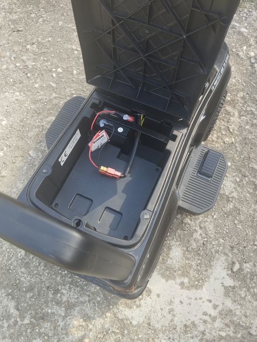 Mașina electrică copiii