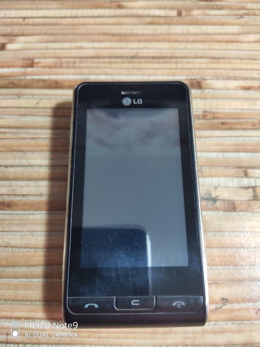 Продам LG KE990 Viewty