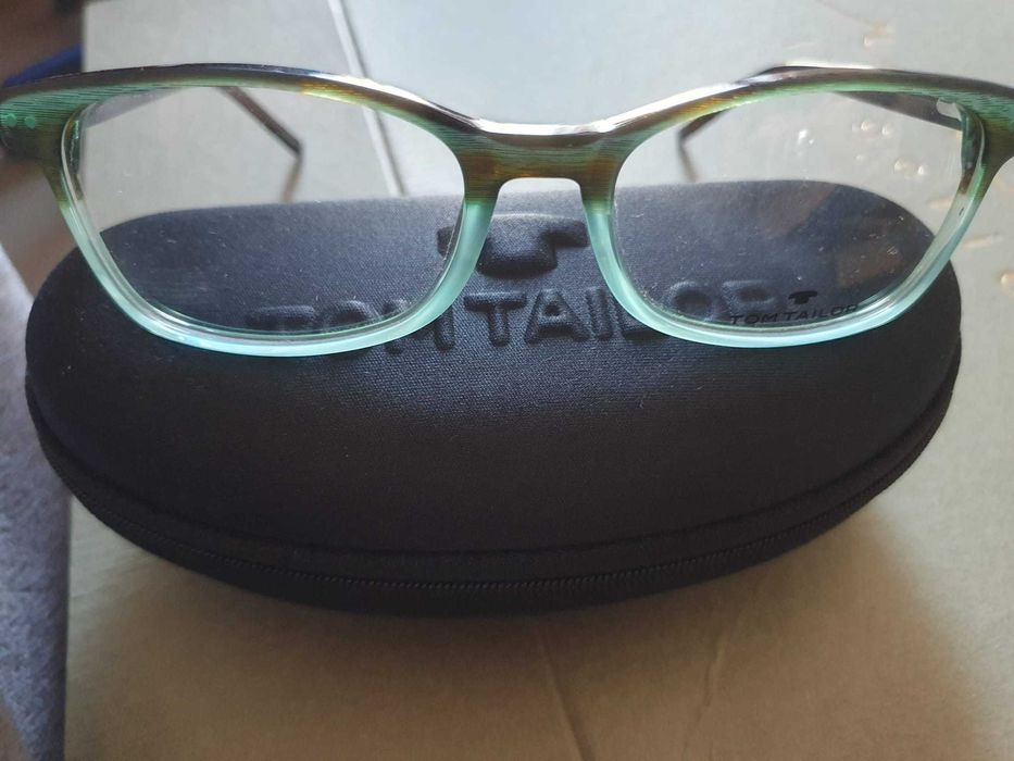 Rama ochelari din plastic. Tom Tailor. Noua. Vine cu toc de ochelari.