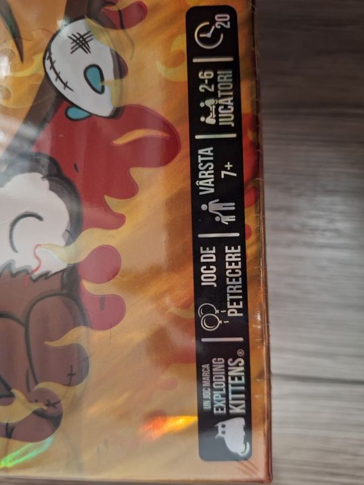 Vând joc de societate NOU Exploding kittens