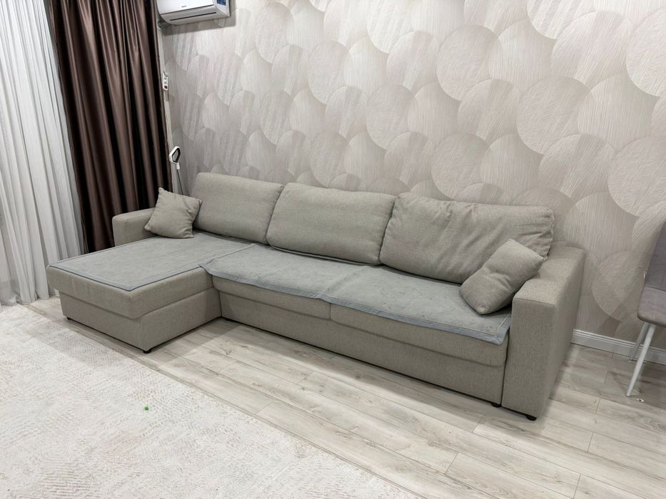 Продаю диван 3.5 метра. Состояние среднее производство Беларусь. Торг