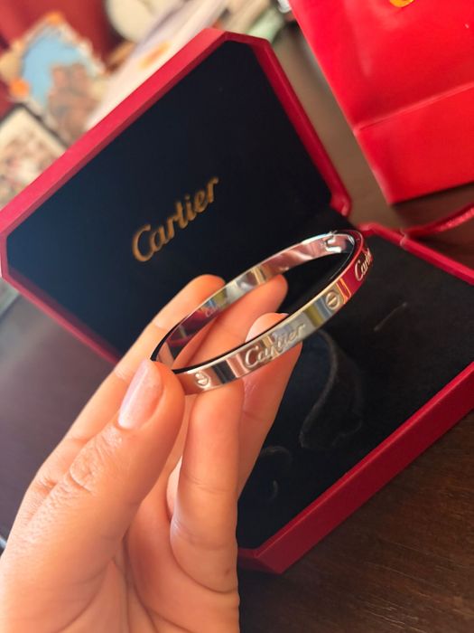 Bratara Cartier Love cu motiv de suruburi
