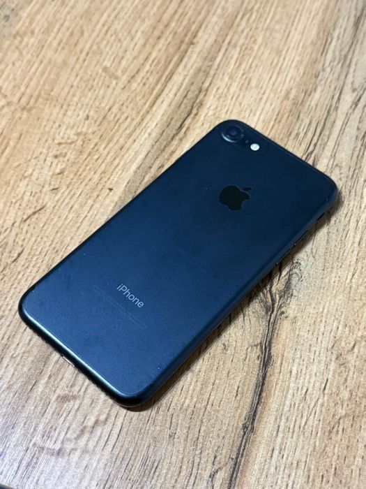  Айфон 7 256GB Черный пантера