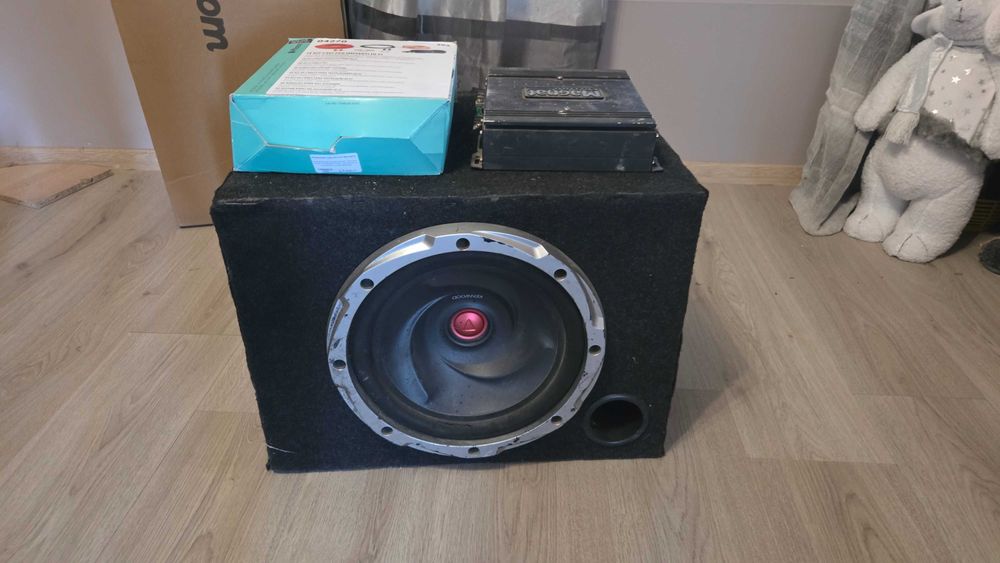 Бас каса с усилвател