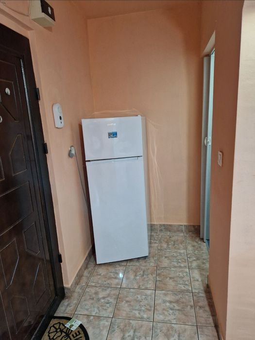 Închiriez garsoniera