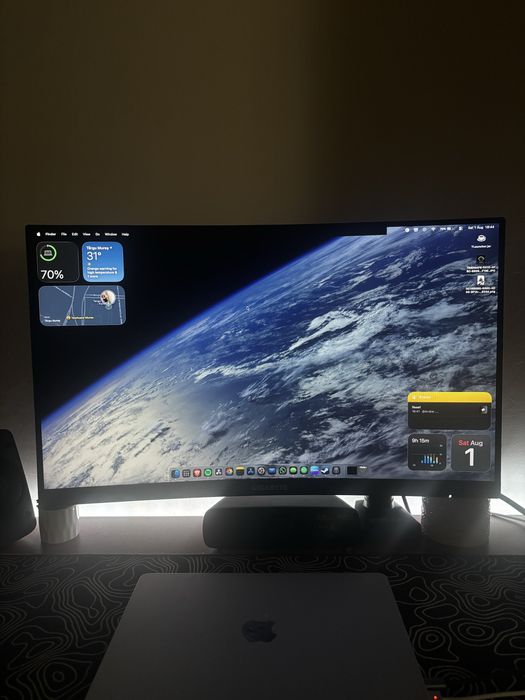 Monitor gigabyte 165hz 1ms cu brat de monitor