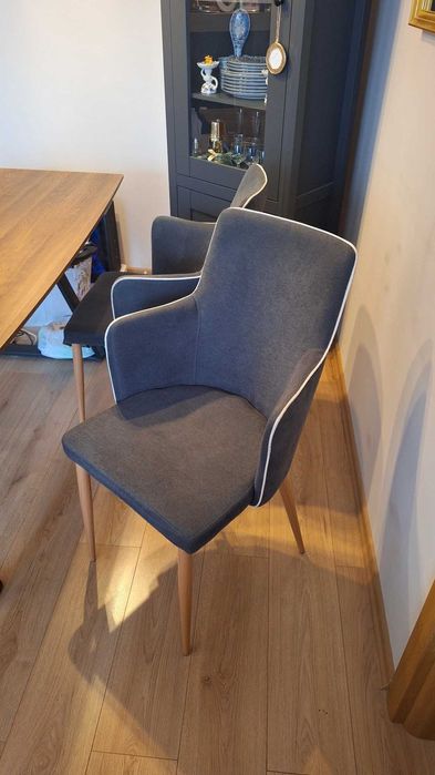 Трапезна маса с шест стола