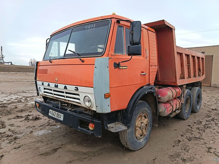 Камаз самасвал ишлоб турган машин