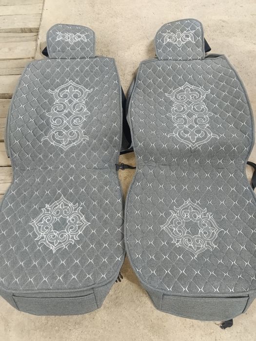 Продам авточехол универсальный