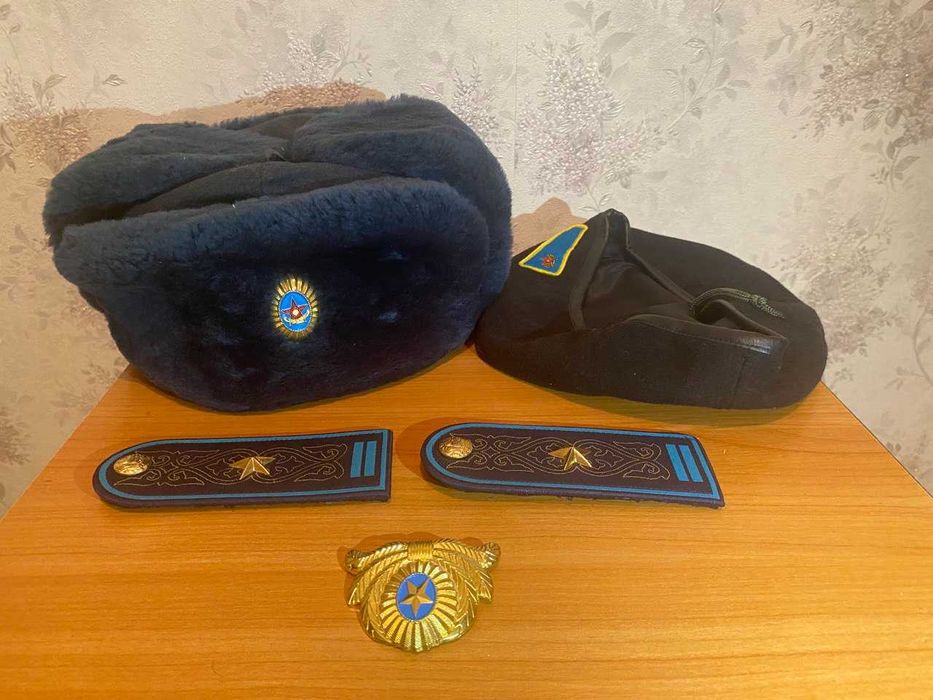 Военная форма с полевым планшетом (в хорошем состоянии)