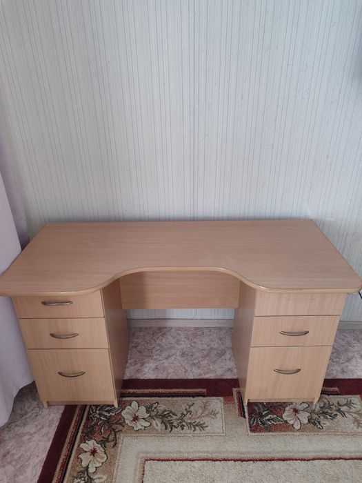 Продам стол письменный
