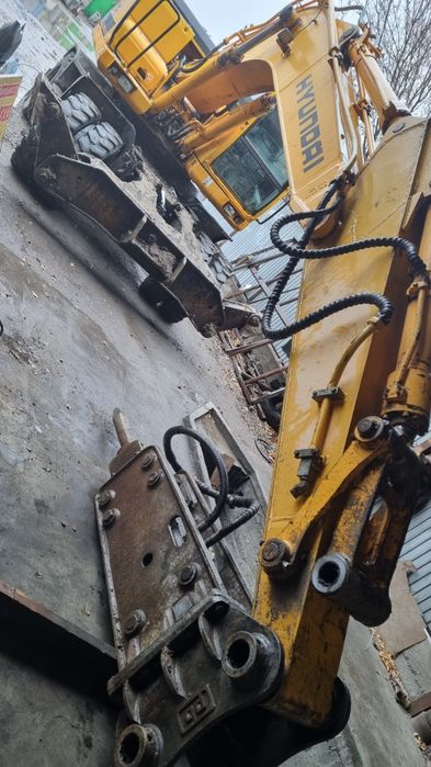 Гидромолот, экскаватор