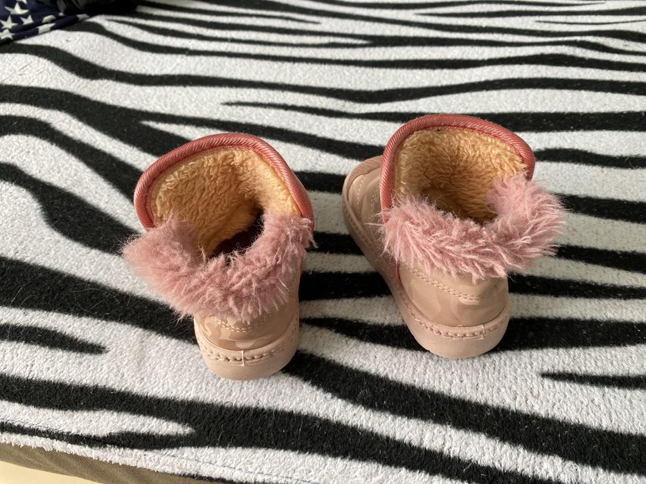 Зимние детские сапожки