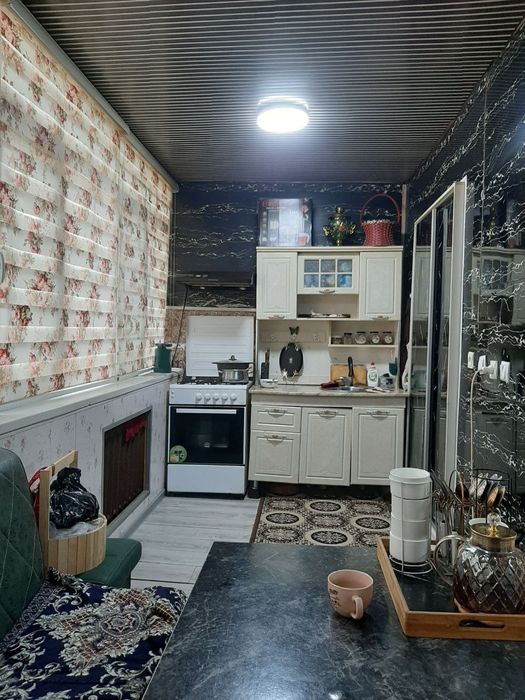 Ангрен 6/4да 2 хонали уй сотилади. Бизнес учун зўр