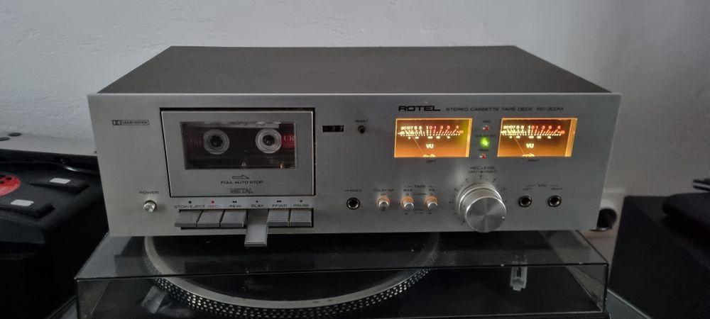 Deck Technics RS X520 si Rotel RD 300M Bratia din Deal • OLX.ro