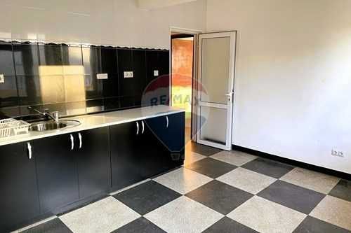 Дава се под наем Четиристаен апартамент в София, Център - 120 кв.м за 990 € - Снимка #11