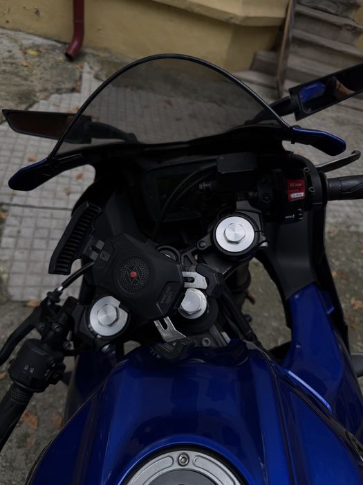 Vând Yamaha YZF-R125, an 2023, foarte bine întreținută și îngrijită. Evacuare MIVV omologata !NU!(ktm , honda , aprilia )