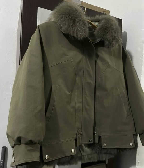 Продам парку с мехом песца