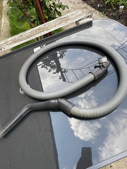 Accesorii aspiratoare Miele,Furtune,Țevi si Perii