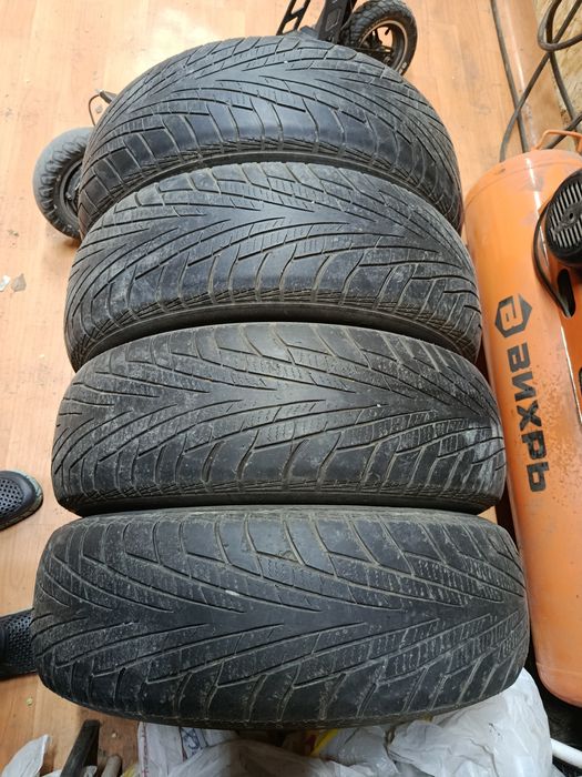 Maxxis215 70 Р16 комплект