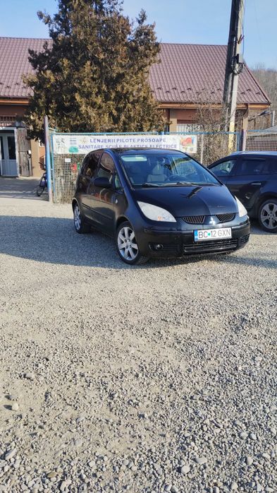 Vând Mitsubishi colt 1.3 benzina