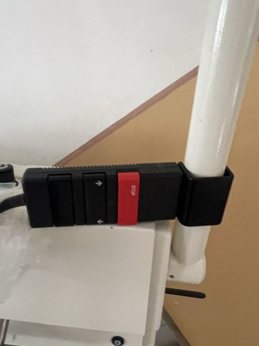 Elevator trepte pt persoane cu dizabilitati (handicap)