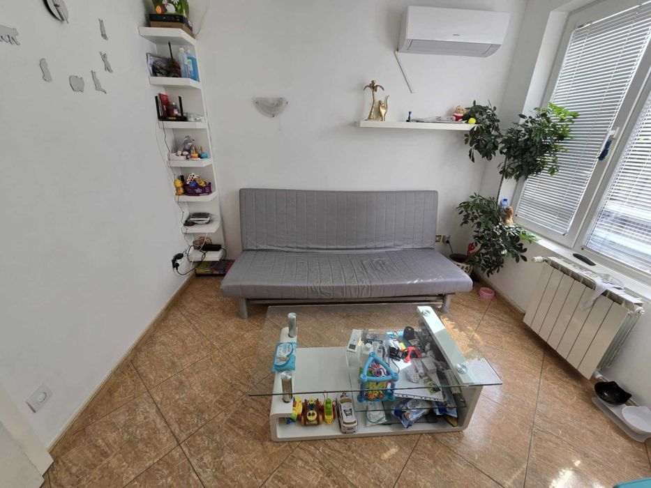 Диван с опция за сън