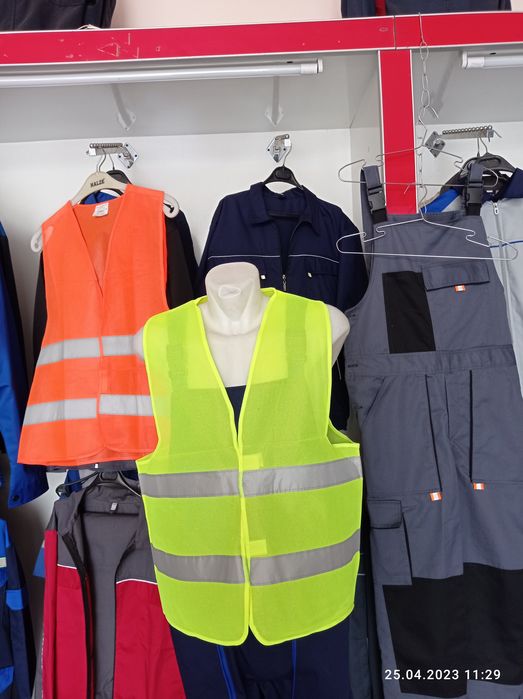 Спецодежда жилет для работников