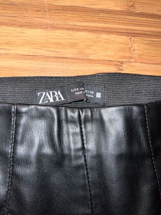 Черни кожени панталони Zara за жени