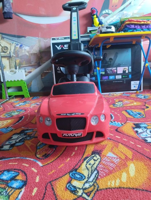 Продам прогулочную машинку