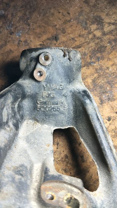 Fuzeta Stanga Fata Vw - Skoda