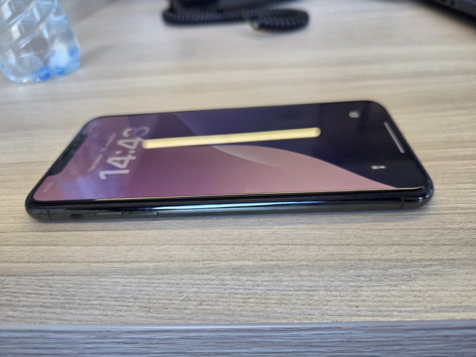 Продам Iphone 11 pro max 256