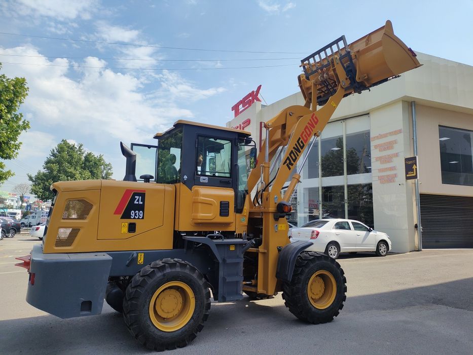 Фронтальный погрузчик 1,4 янги