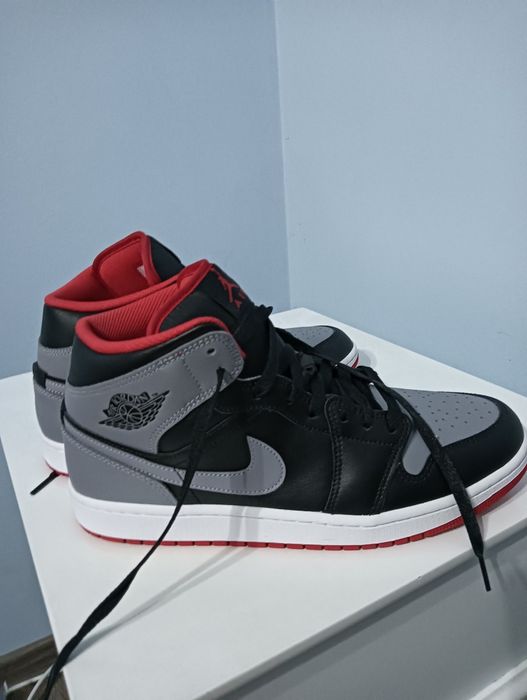 Jordan 1 mid nepurtati mărimea 44,US 10