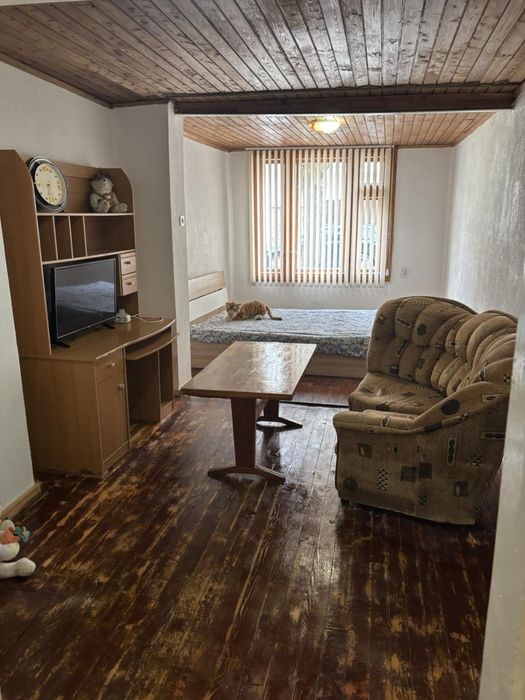 Дава се под наем Етаж от къща в Самоков - 80 кв.м за 259.08 € - Снимка #1