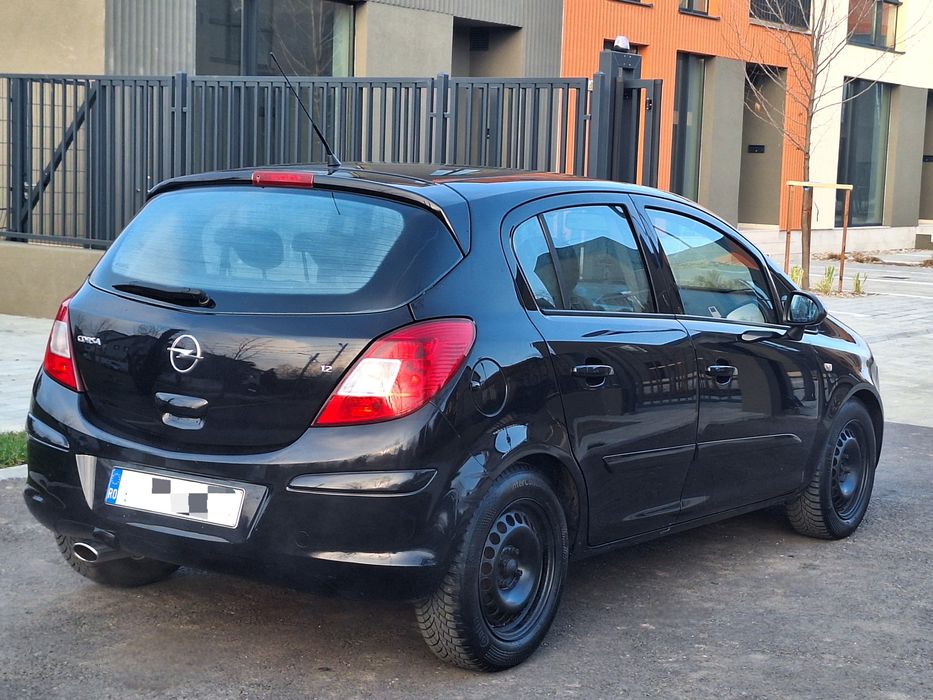 Opel Corsa D • 1.2 Benzina • Hatchback •