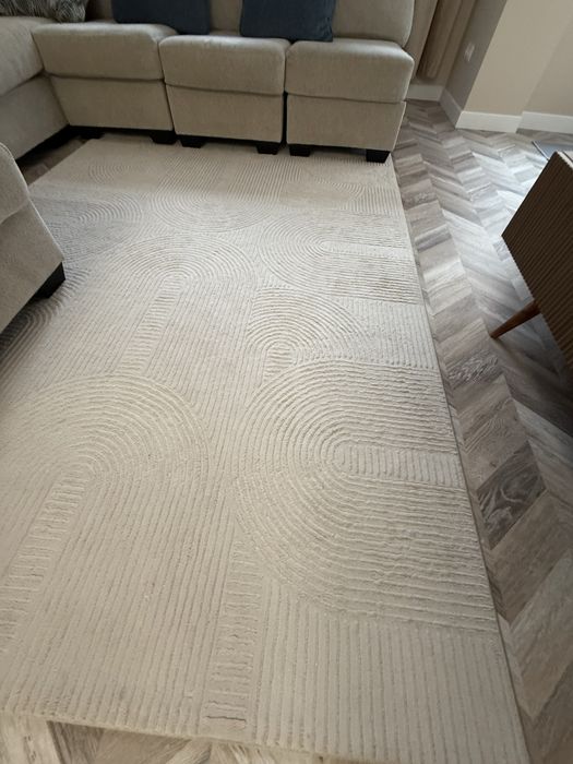 Продам ковер бежевый