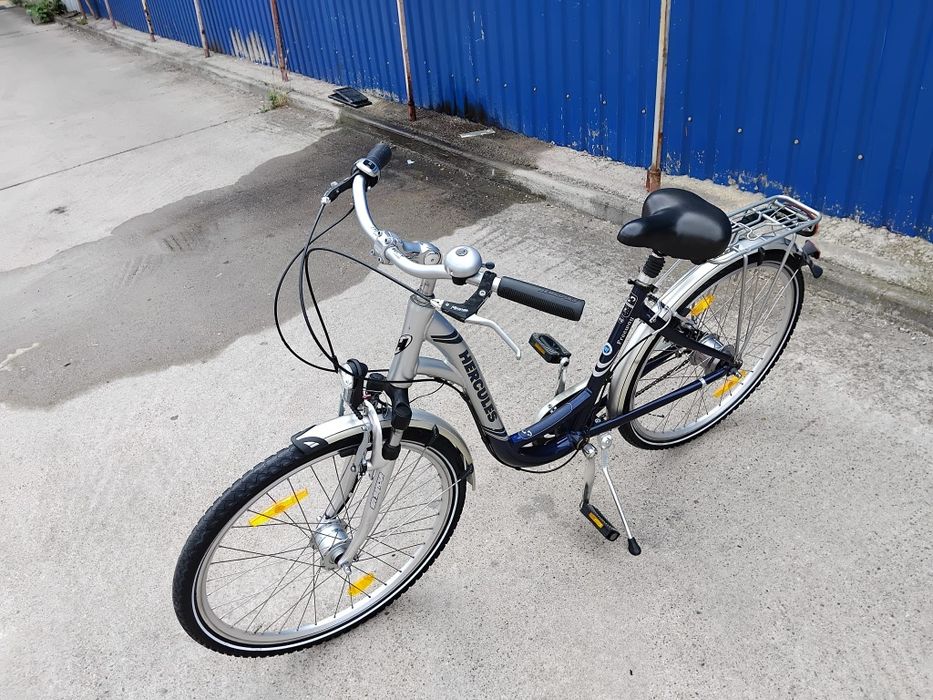 Vând bicicleta din aluminiu pentru damă