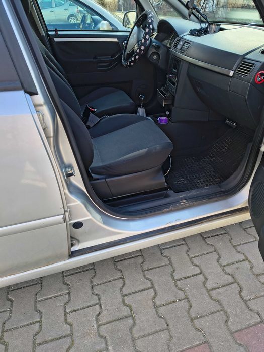 Vând Opel Meriva an 2005. Motor 1.7
