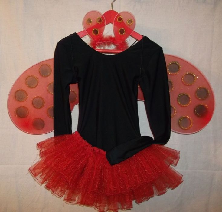 costume serbare si evenimente