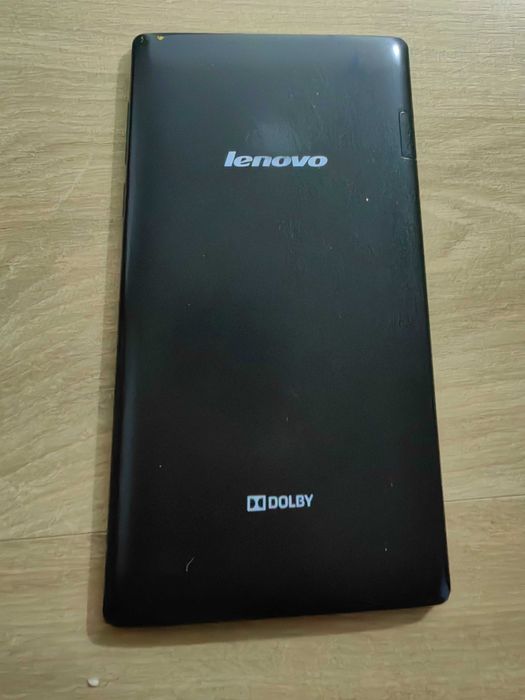 Tabletă Lenovo 7" – DEFECTĂ, pentru piese