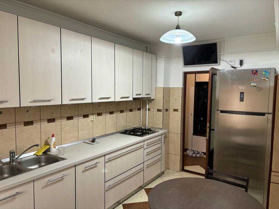 Apartament 4 Camere Decomandat – Pacurari Lukoil